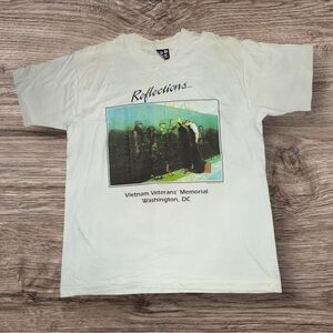 Vintage Vietnam Veterans Memorial Reflections L White Short Sleeve T-Shirt
